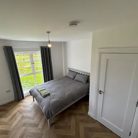 Serene 3-bedroom House In Feriehus