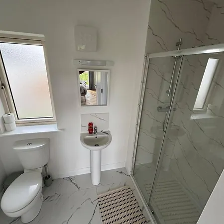 Serene 3-bedroom House In Feriehus *